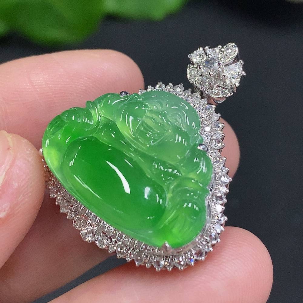 Jadeite Buddha pendant with 18K gold setting and diamond accents, crafted by HUILIU HQ, weighing approximately 7.2g.