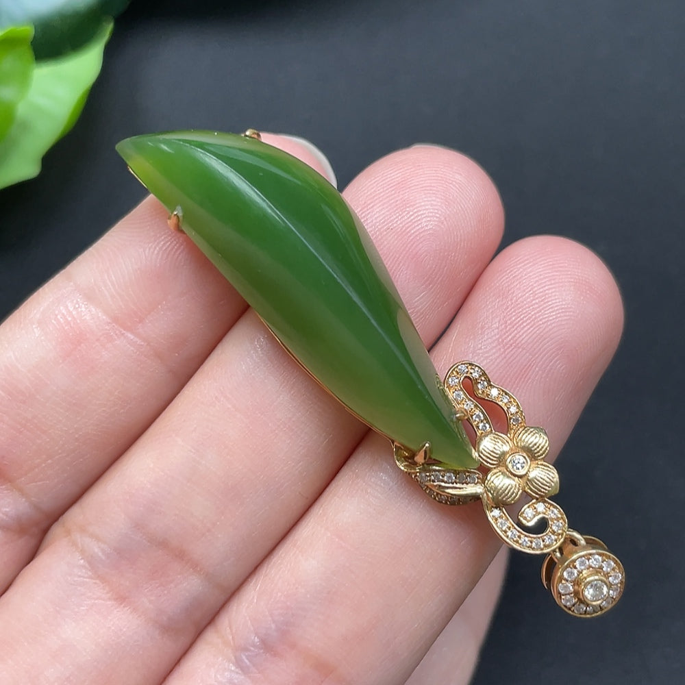 Hetian Jade Jasper Inlaid Pendant 18K Gold with Diamond Accents