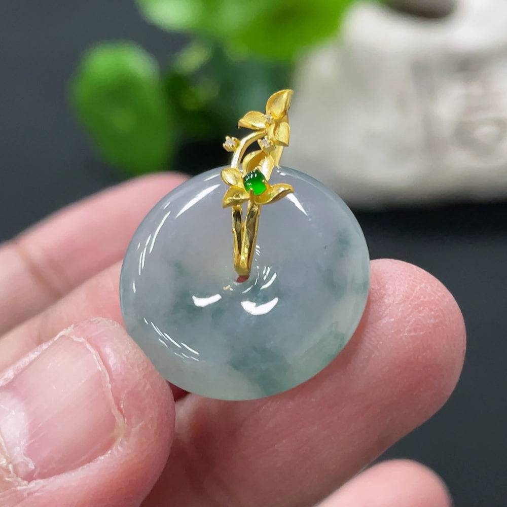 Jadeite safety pendant with 18k gold clasp, featuring smooth green jade stone, weight approx. 4.58g, from HUILIU HQ.
