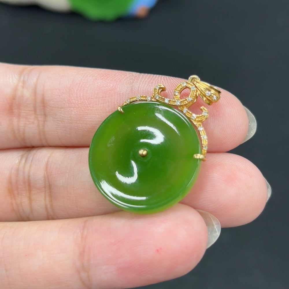 Hetian Jade Jasper Inlaid Pendant Peace Knot, Total Weight Approx. 3.6g, No Hallmark, 18K Gold Content