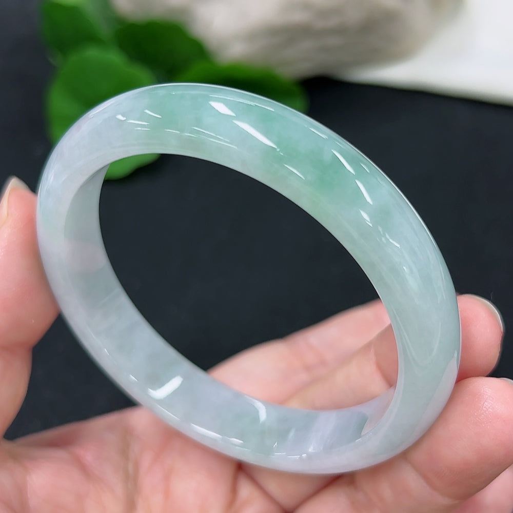 Jadeite Round Bangle