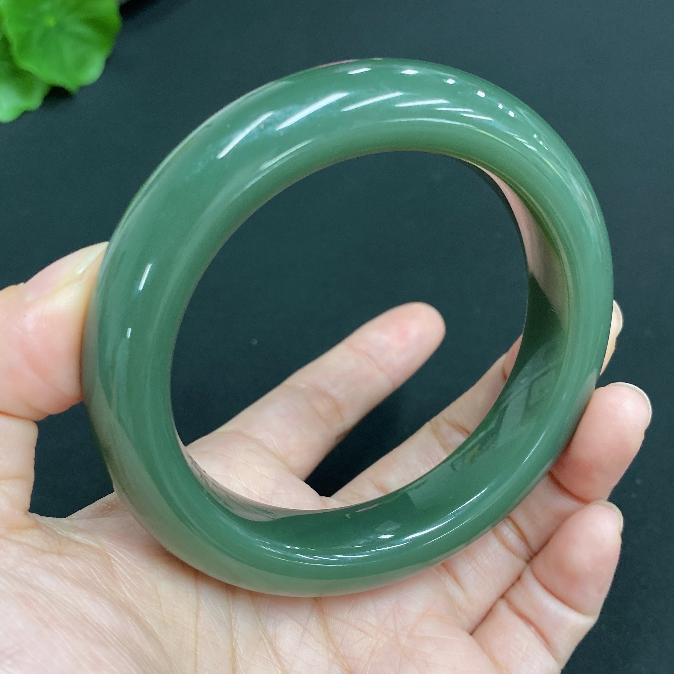 Hetian Jade Round Bracelet Size 56.8 Total Weight Approx. 76.3g