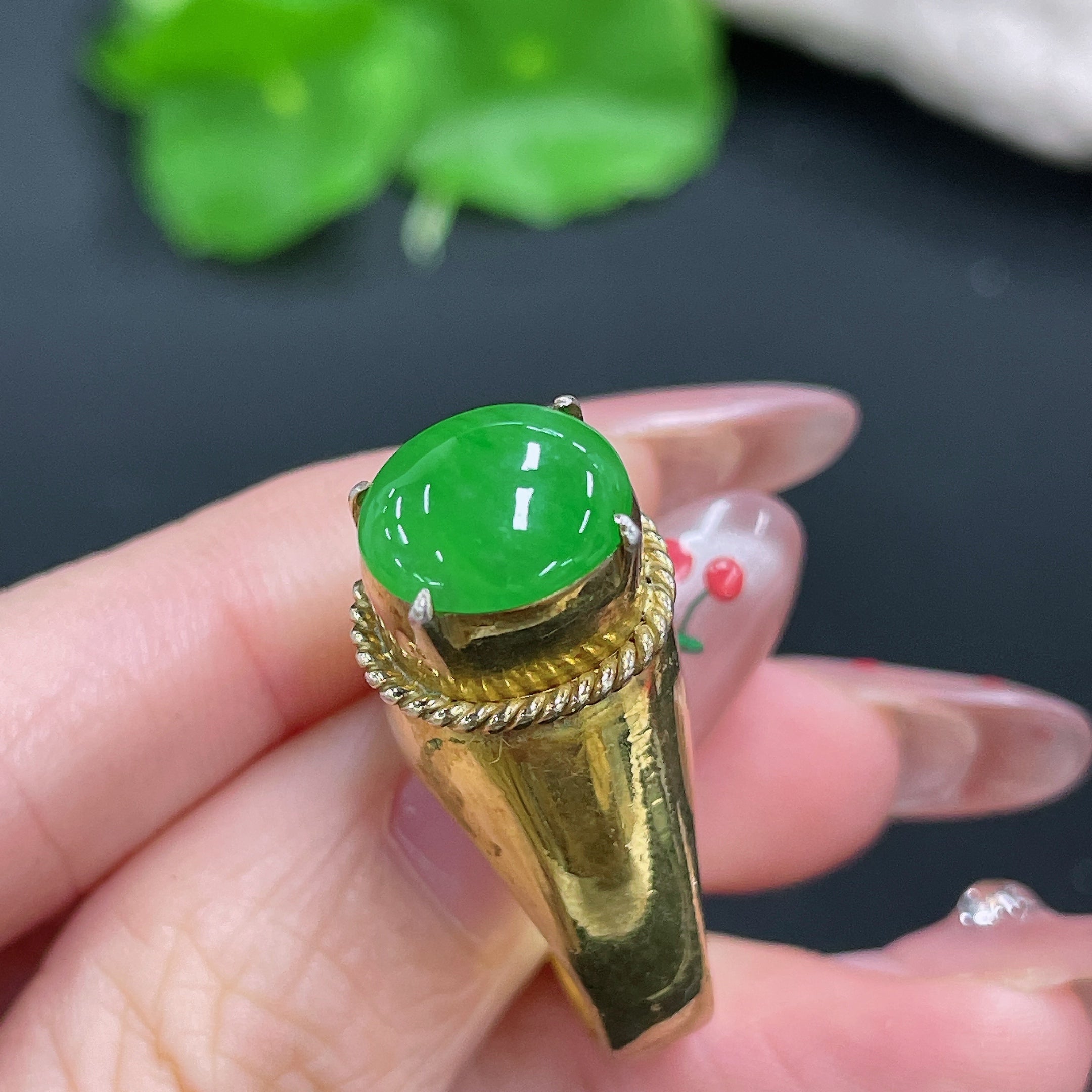 Jadeite cabochon non-gold total weight about 12.26g