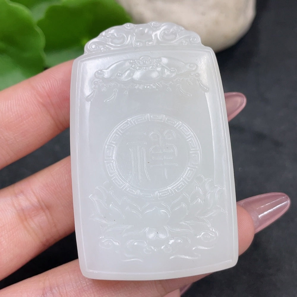Hetian Jade Pendant Guanyin Total Weight: Approx. 40.6g