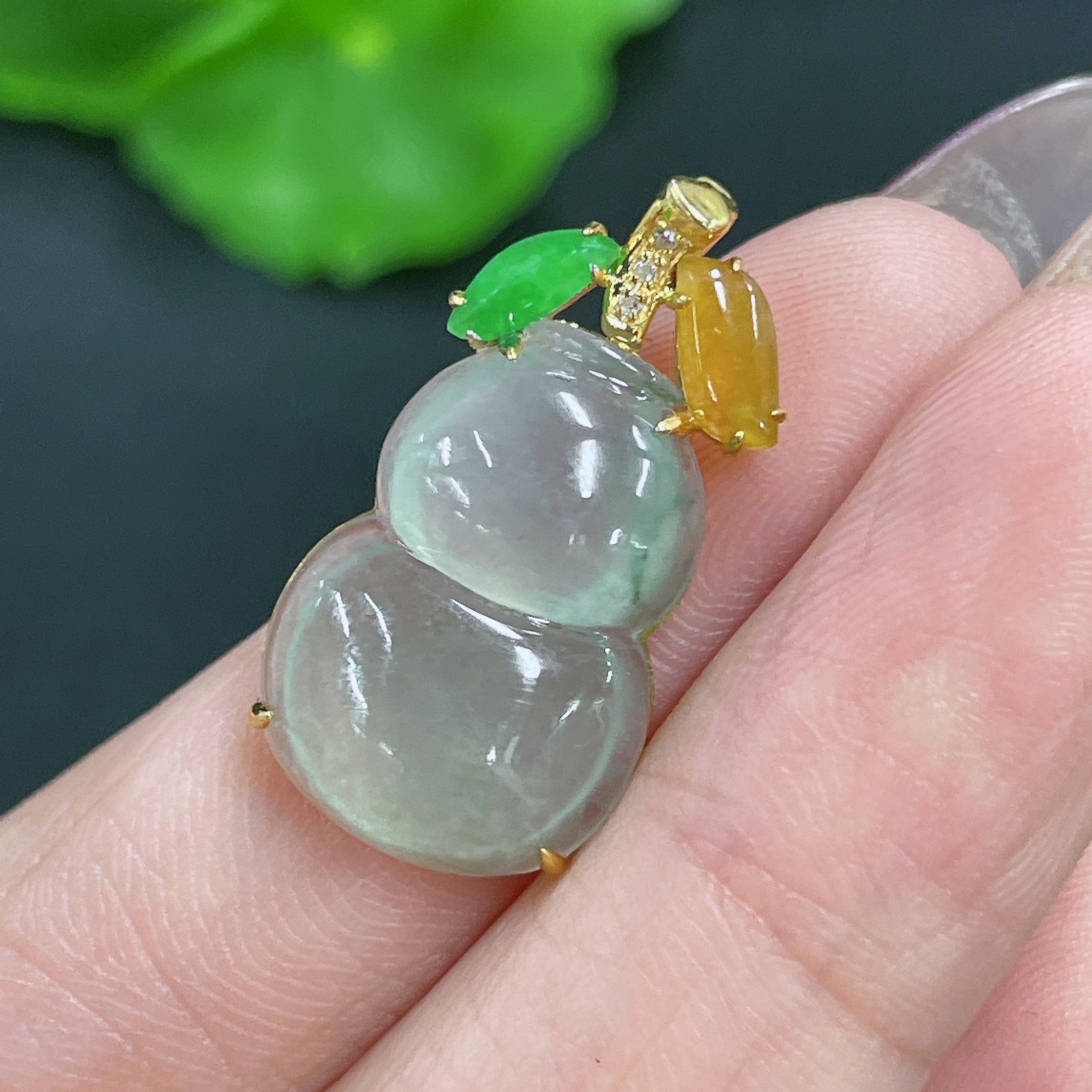Jadeite Pendant Gourd 18k Gold Inlaid No Diamond Total Weight Approx. 2.67g