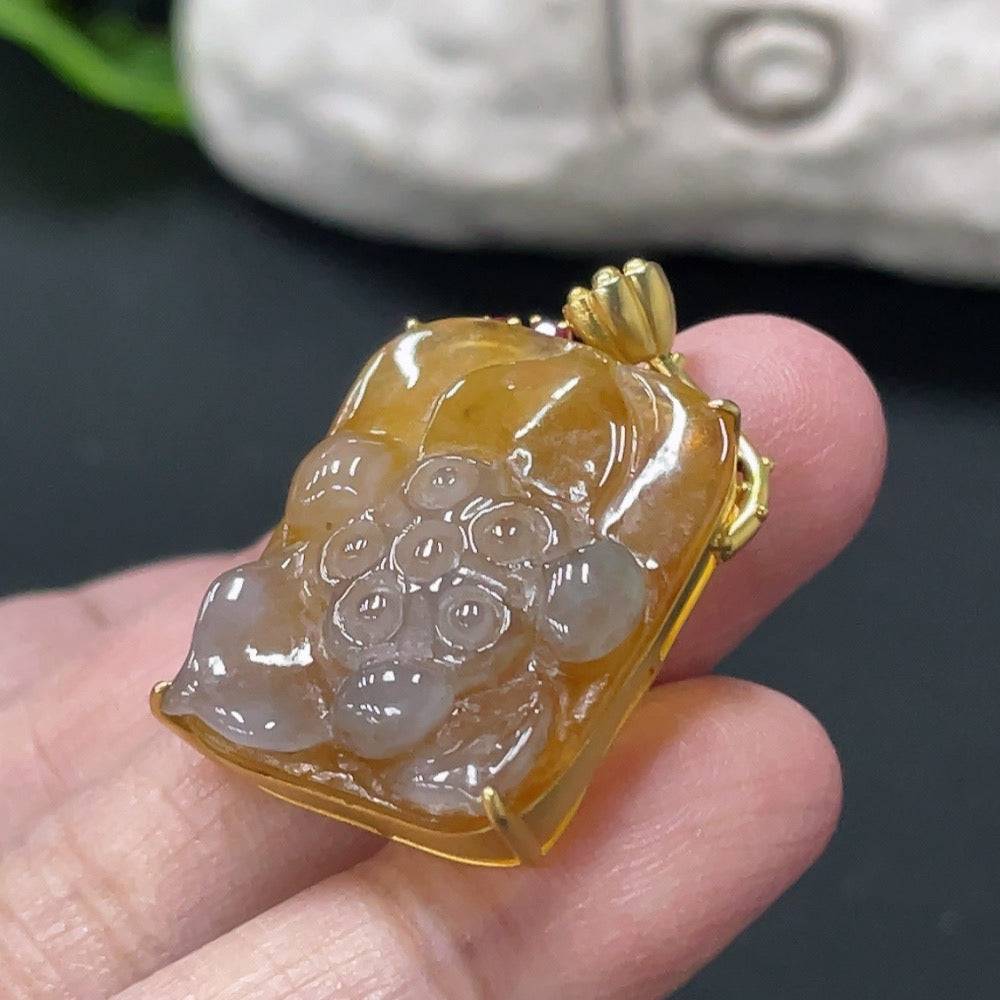 Huiliu Jadeite Lotus inlaid pendant featuring intricate inlay design, crafted from high-quality jade for elegant jewelry.