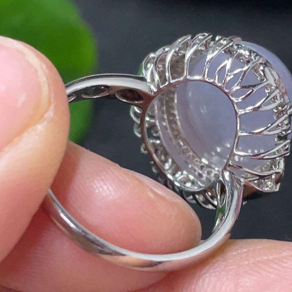 Jadeite gourd ring by HUILIU HQ featuring 18k gold inlay with diamond accents, size 13.5, weighing approximately 3.63g.