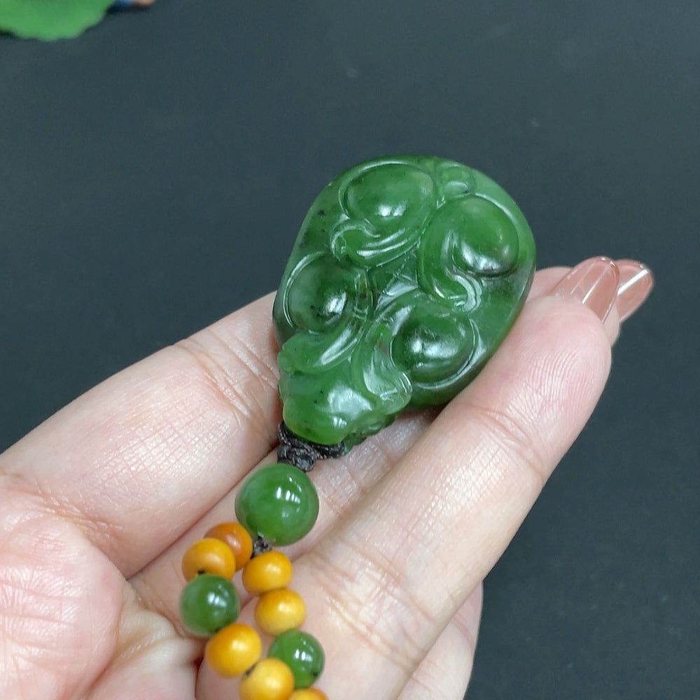 Hetian Jade Jasper pendant featuring a dragon turtle design, weighing approximately 39.5g including chain, by HUILIU HQ.