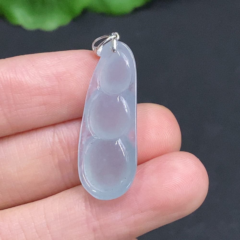 Jadeite Lucky Bean Pendant with 18K Gold Clasp, Total Weight Approximately 3.5g