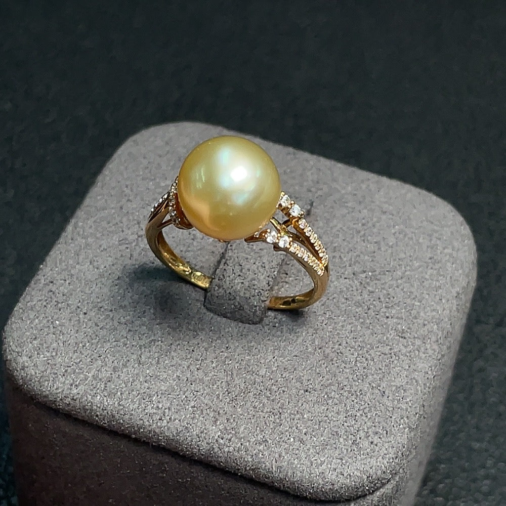 Seawater Pearl Ring 18k Gold Color Origin Undetermined Total Weight Approx. 3.32g Stone Size Approx. 10.2mm Size 16