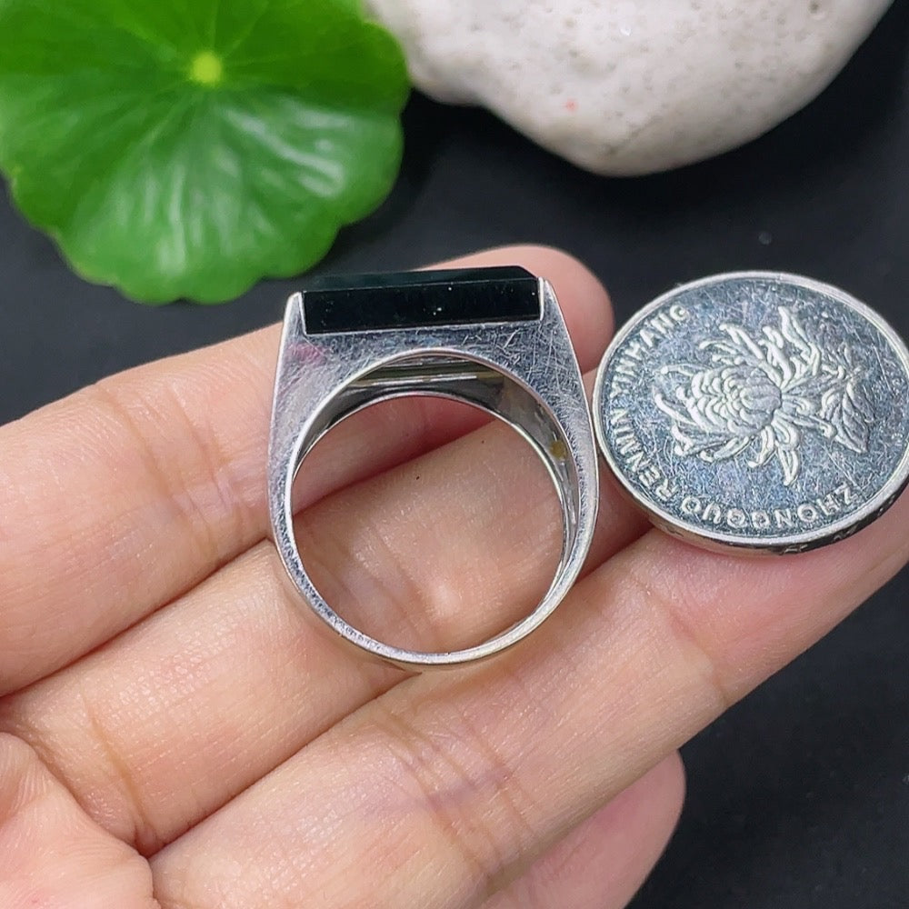 Jadeite Inlaid Ring 18k Size 17 Total Weight Approx. 8.66g