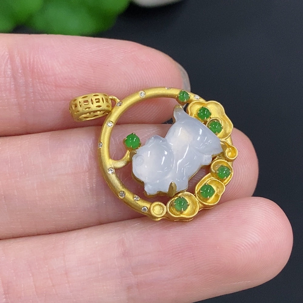 Jadeite Inlaid Pendant with White Back Cover Non-Gold and 18K Gold Rest, Total Weight Approx. 4.1g, Set with Diamonds