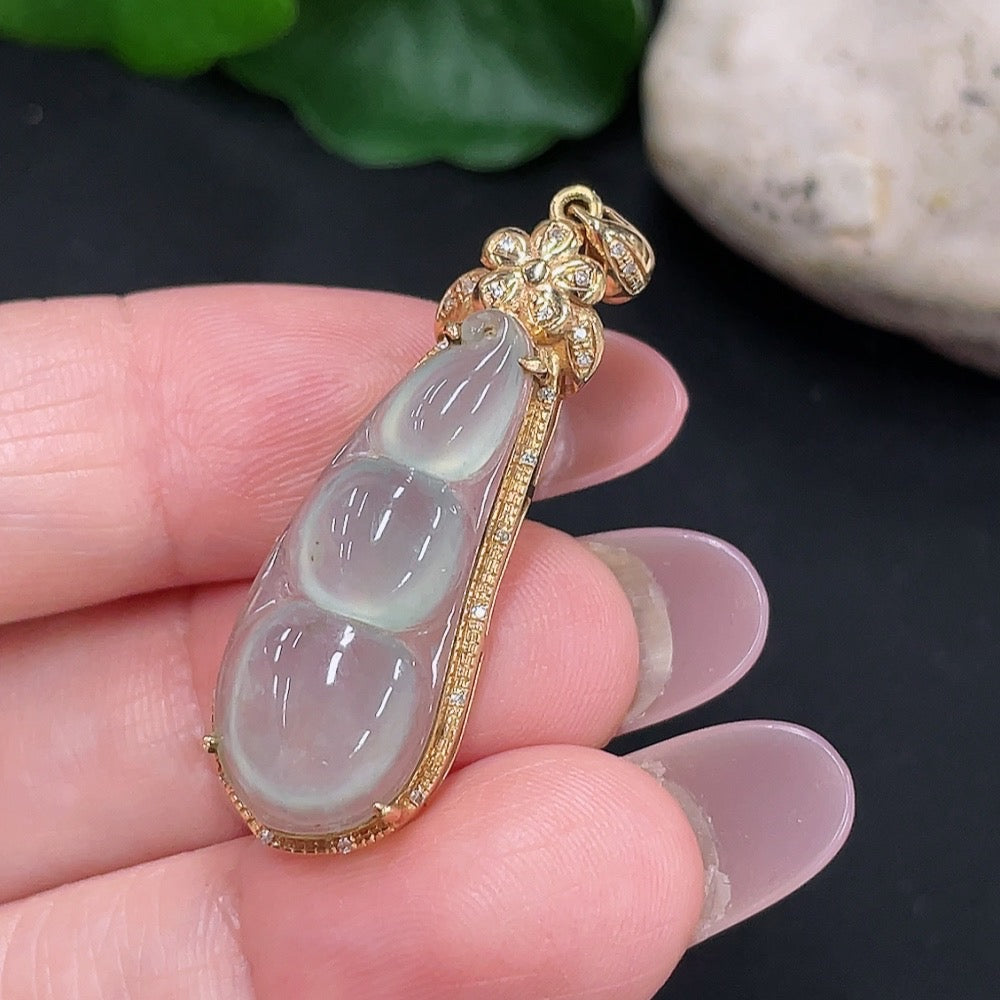 Jadeite Lucky Bean Pendant, 18K Gold, Total Weight Approx. 3.7g (with Diamond Accents)
