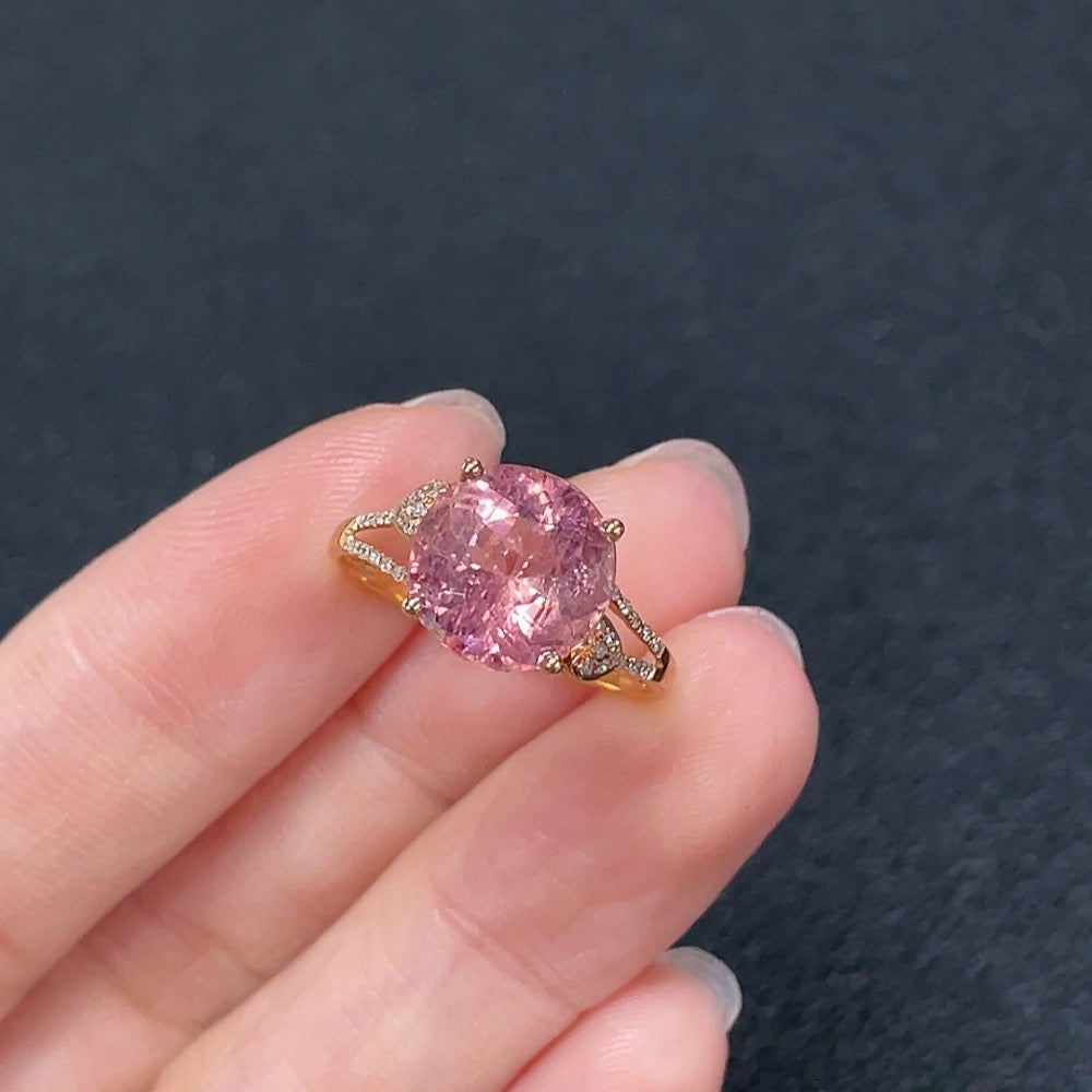 Tourmaline ring with 18K gold band, accented with diamonds, size 16, weighing approximately 2.37g, gemstone jewelry by HKHQ