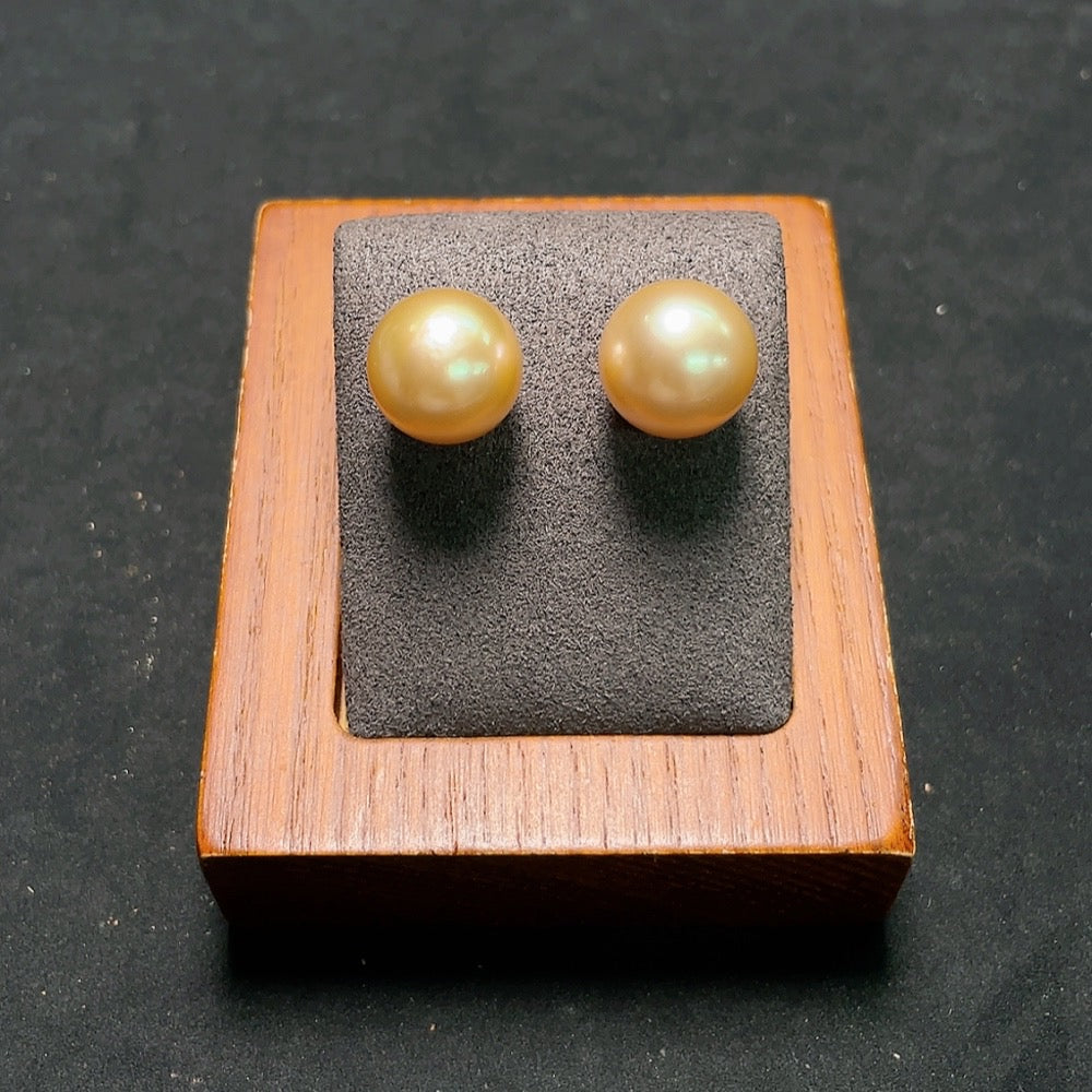 Seawater Pearl Earrings 18k Gold Color Origin Undetermined Total Weight Approx. 4.9g Size About 10.1mm