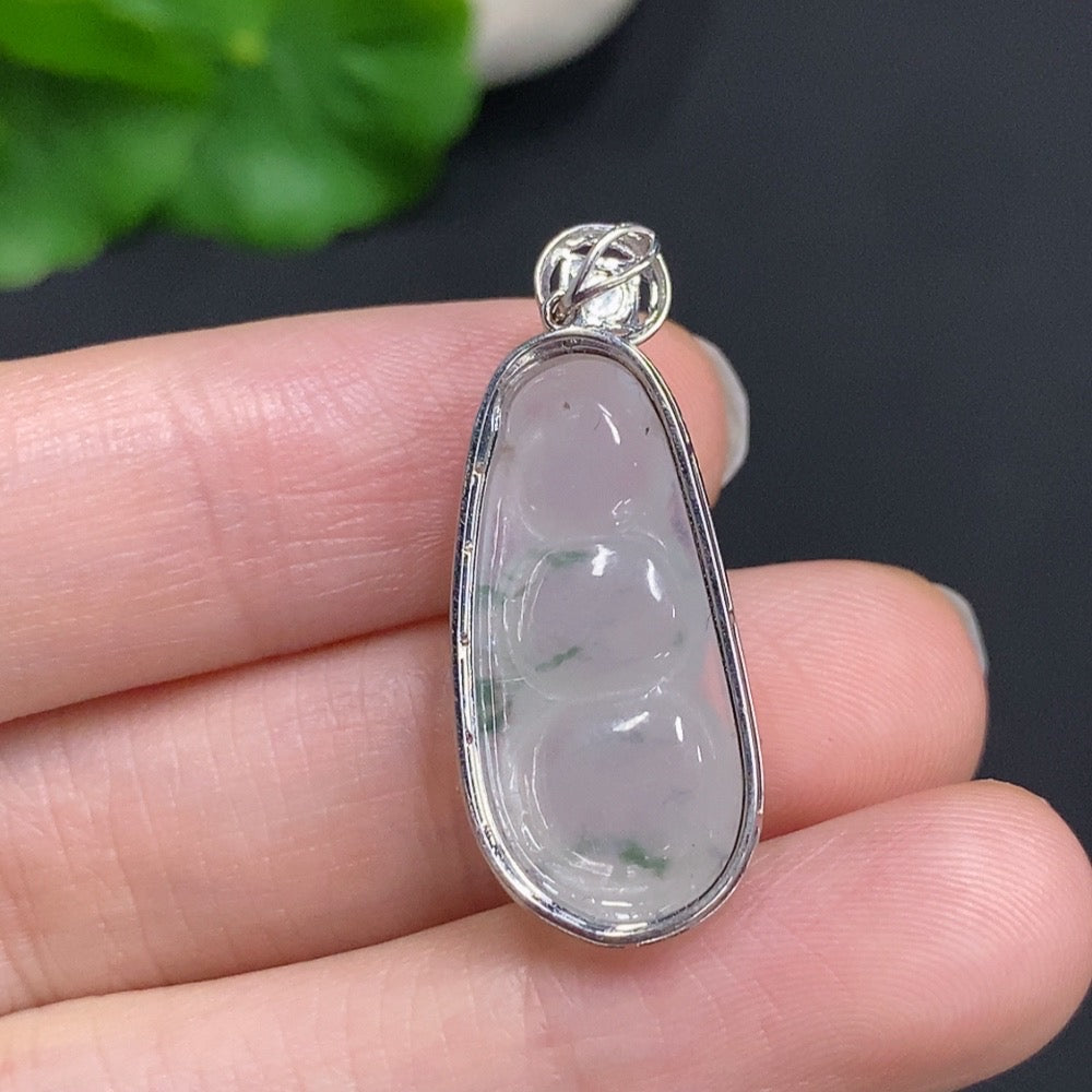 Jadeite Lucky Bean pendant in 18k gold with diamond accents, crafted by HUILIU HQ, weighing approximately 3.63g.