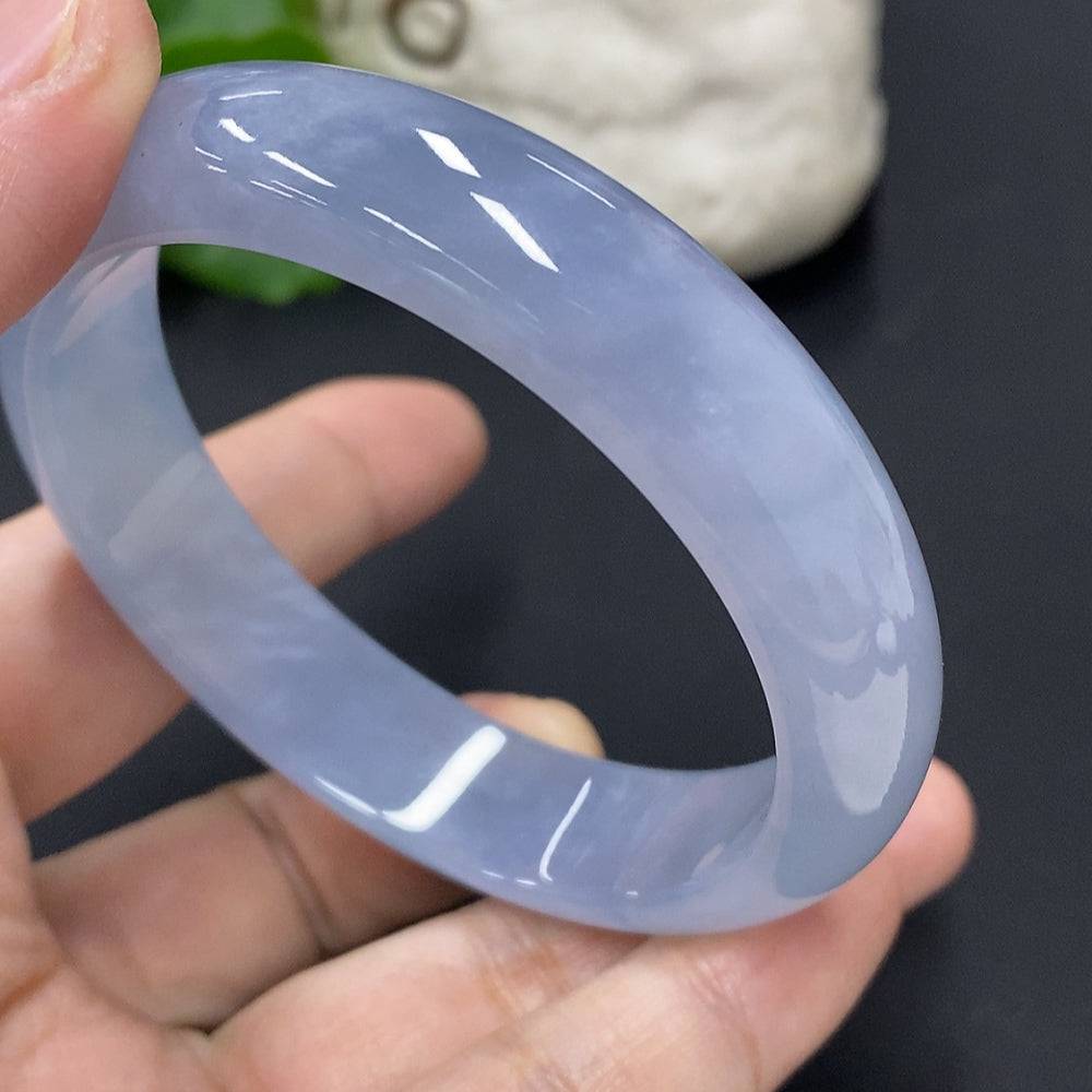 HUILIU HQ jadeite round bangle, size 57.3, with a smooth polished surface, weighing approximately 56.3g.