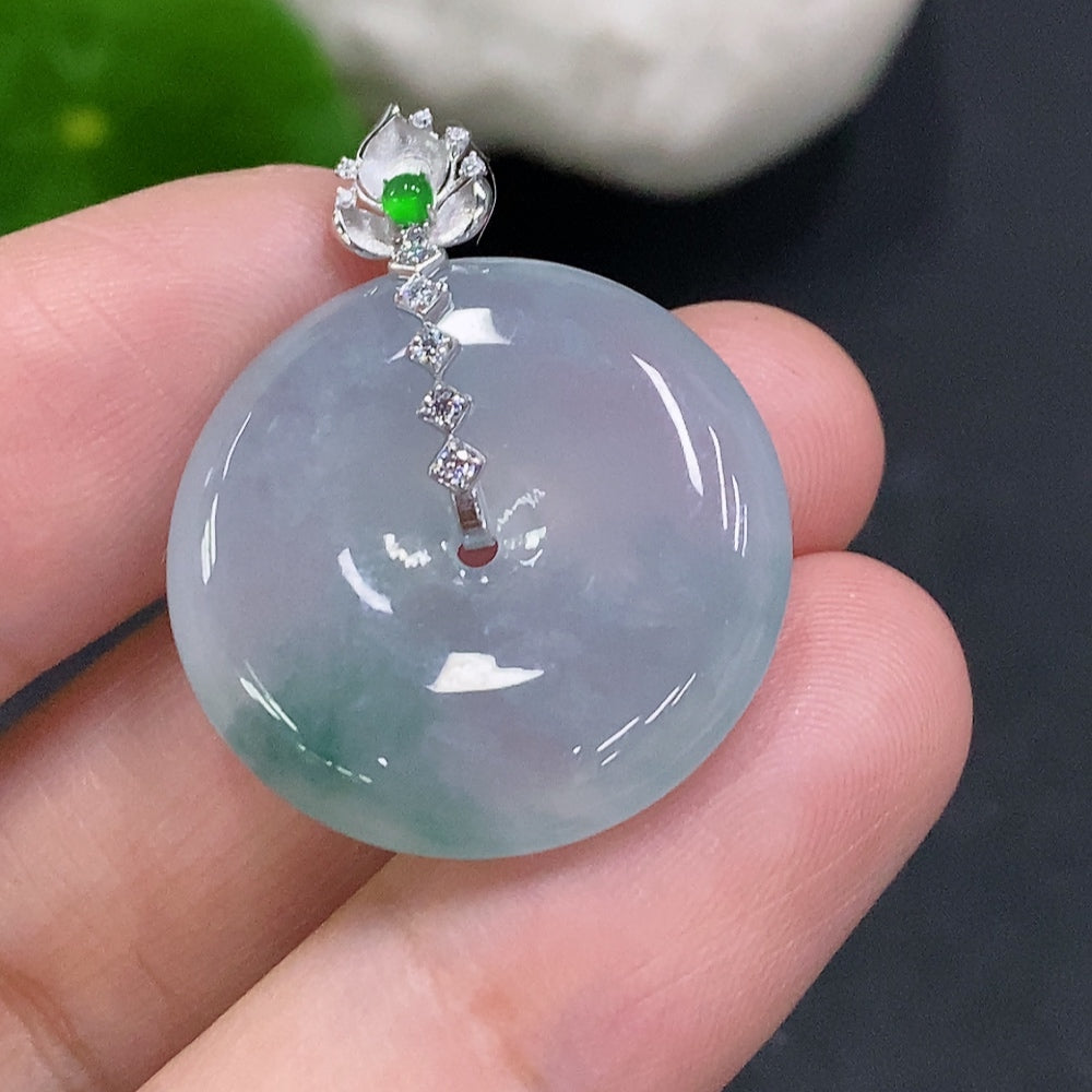 Jadeite Pendant Peace Buckle with 18k Buckle Head, Non-Diamond, Total Weight Approx. 7.16g