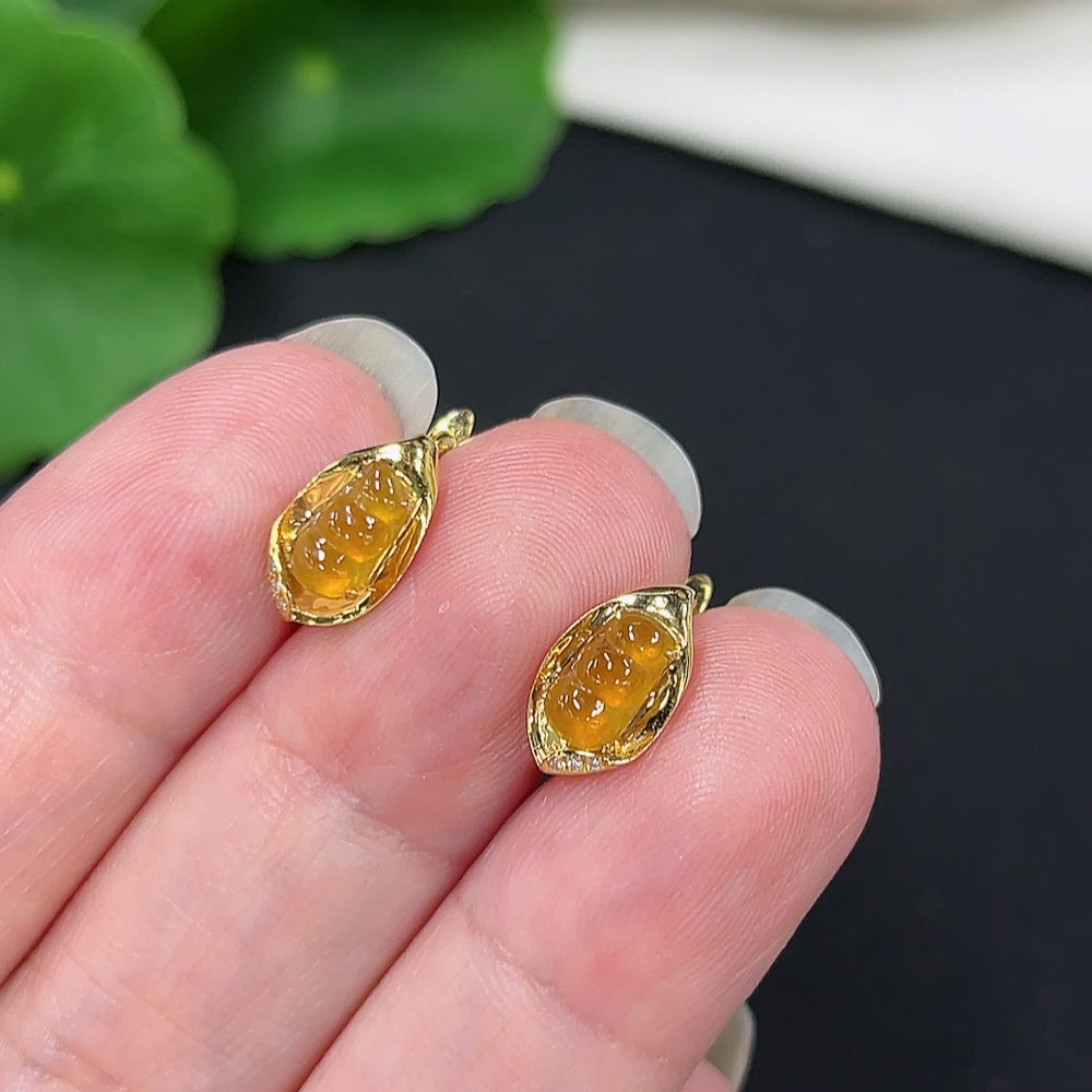 Jadeite earrings pair with 18K gold