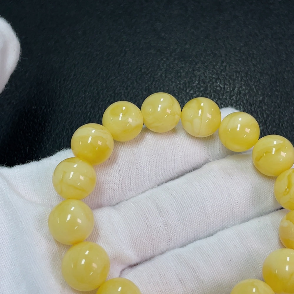 Amber Beeswax Bracelet, Total Weight Approx. 16.17g, Size About 12.2mm