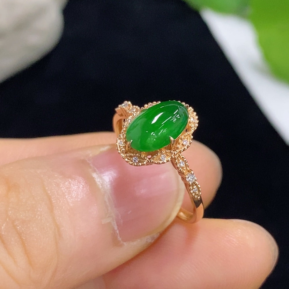 Jadeite inlaid ring 18k with diamond size 12 total weight about 2g