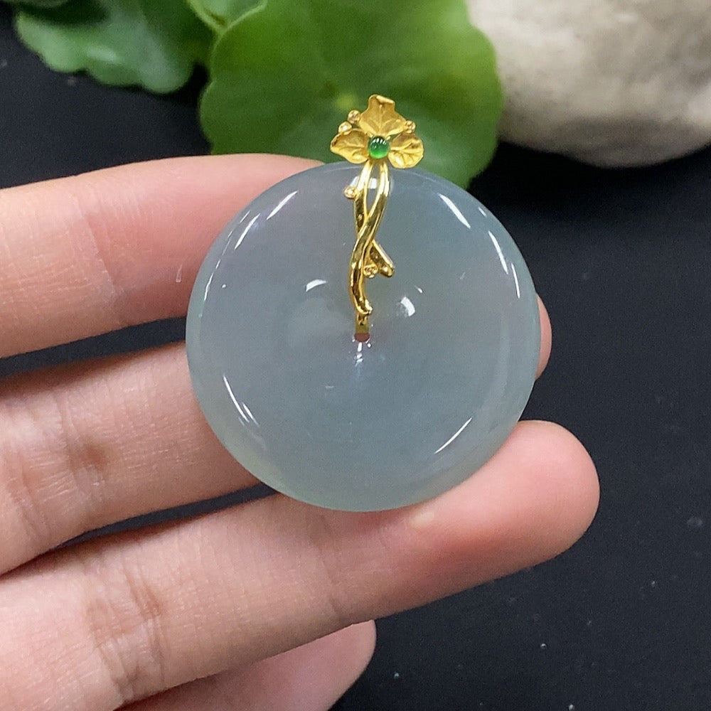 Jadeite Safety Buckle Pendant with 18K Gold and Diamond Accents, Total Weight Approximately 11.4g