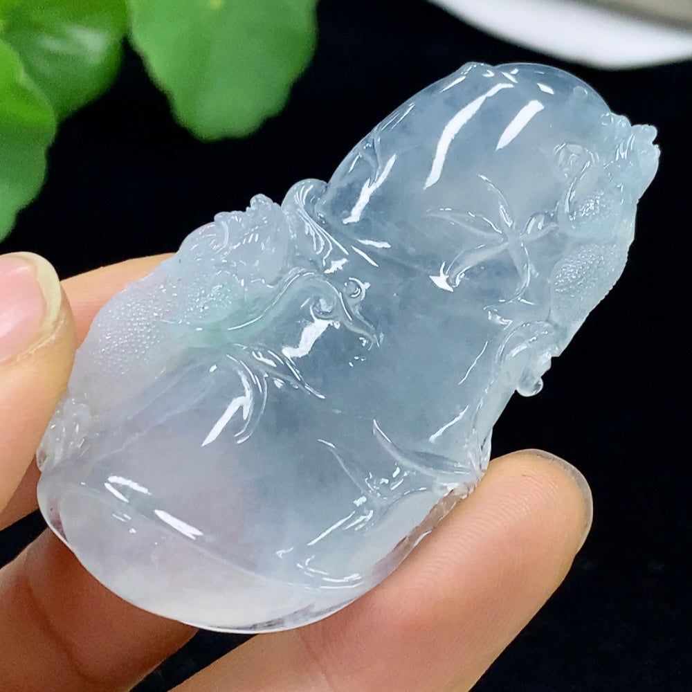 Jadeite bamboo pendant from HUILIU HQ, approximately 25.8g, featuring a detailed jade pendant with bamboo design.