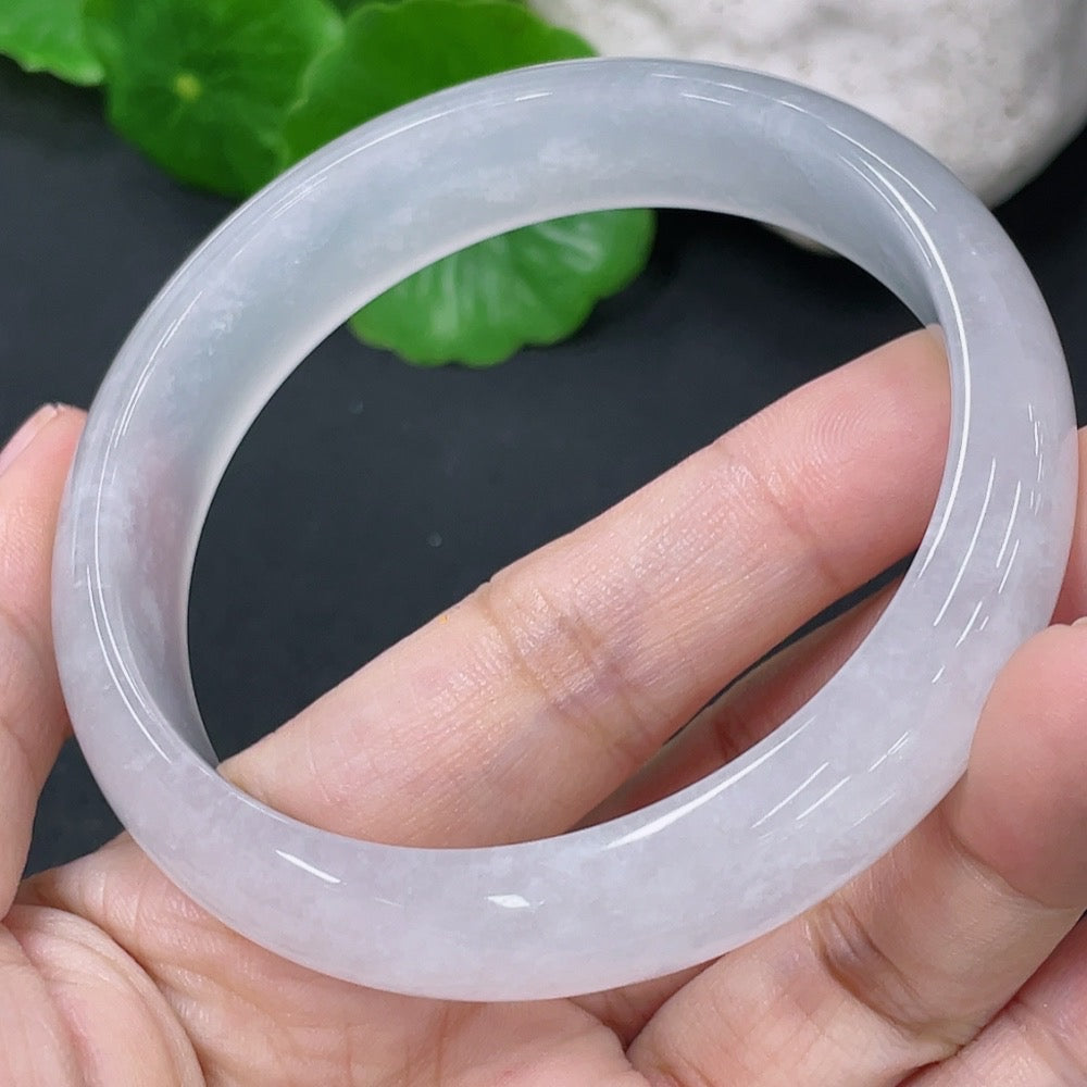 Jadeite Round Bangle
