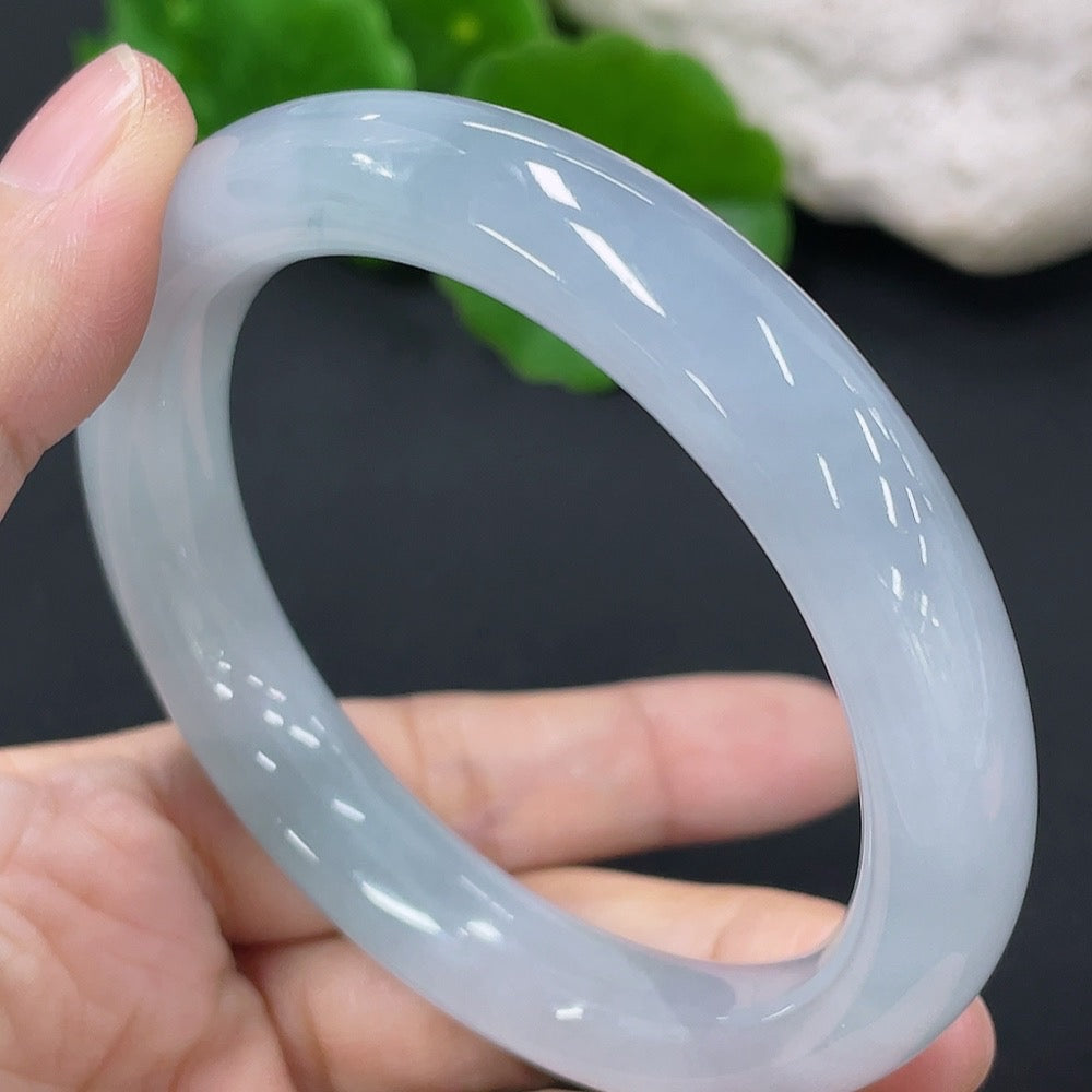 HKHQ Jadeite round bangle, size 54, 51.82g, showcasing smooth, glossy jadeite bracelet with a polished finish.