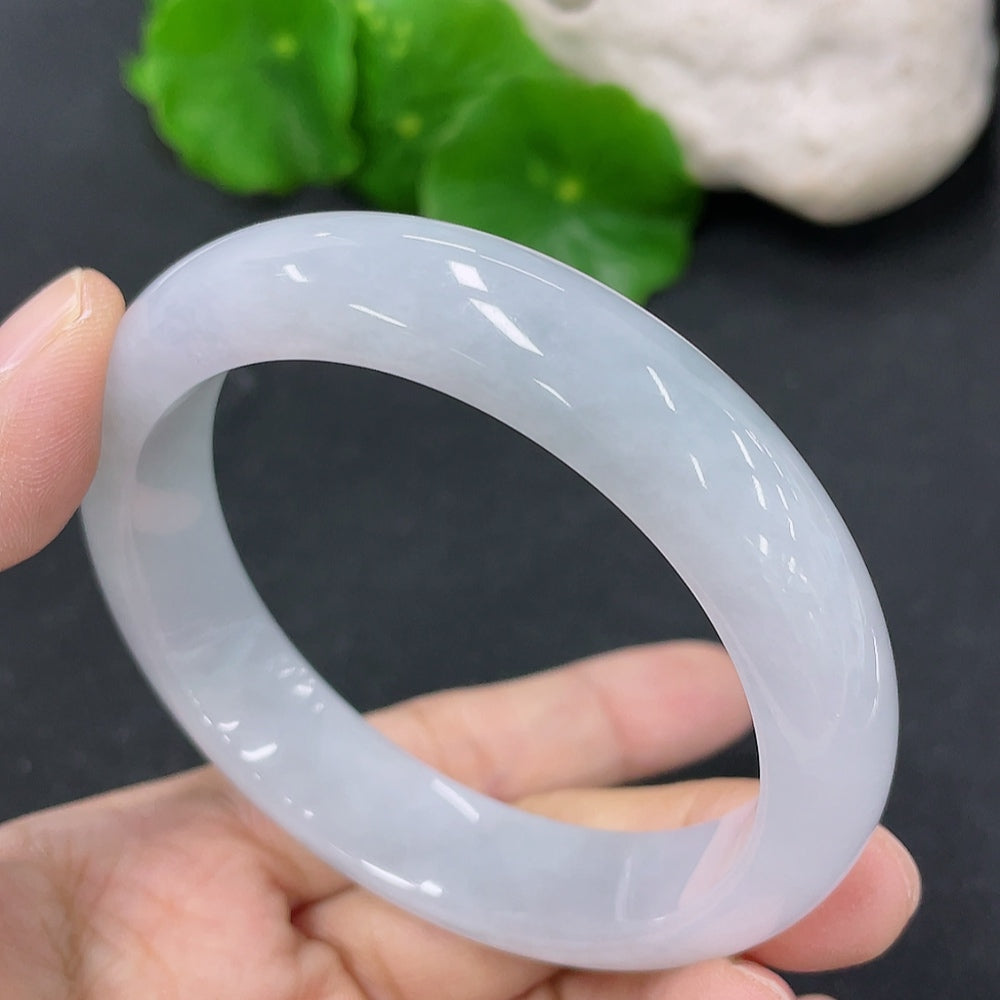HKHQ jadeite round bangle with 54.1g weight and 54.6mm size, showcasing smooth, polished green jade jewelry.
