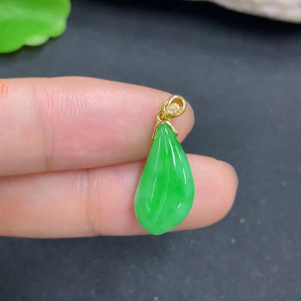 Jadeite blessing melon pendant necklace by HKHQ in 18K gold, featuring a smooth, carved jadeite melon design.