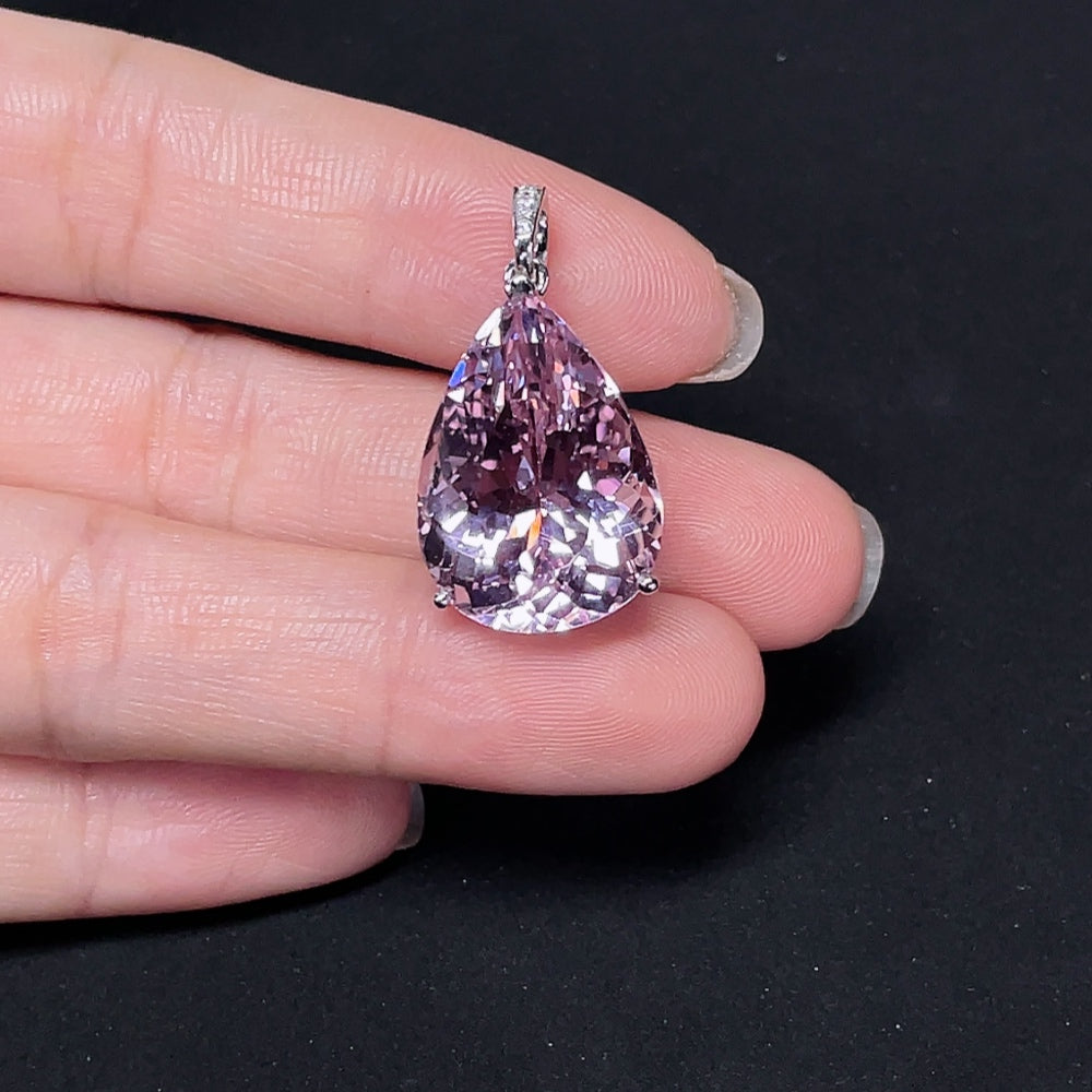 Spodumene Pendant with 18K Gold Mount, Total Weight Approx. 6.40g, Color Origin Undetermined, Accented with Diamonds