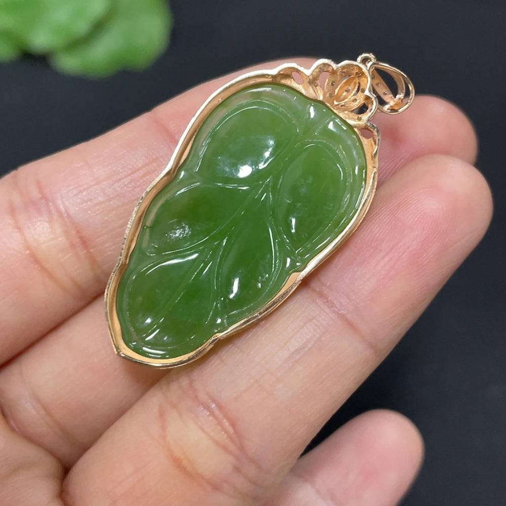 Hetian Jade Jasper leaf pendant with 18k gold inlay and diamond accents, weighing approximately 5.3g by HUILIU HQ.