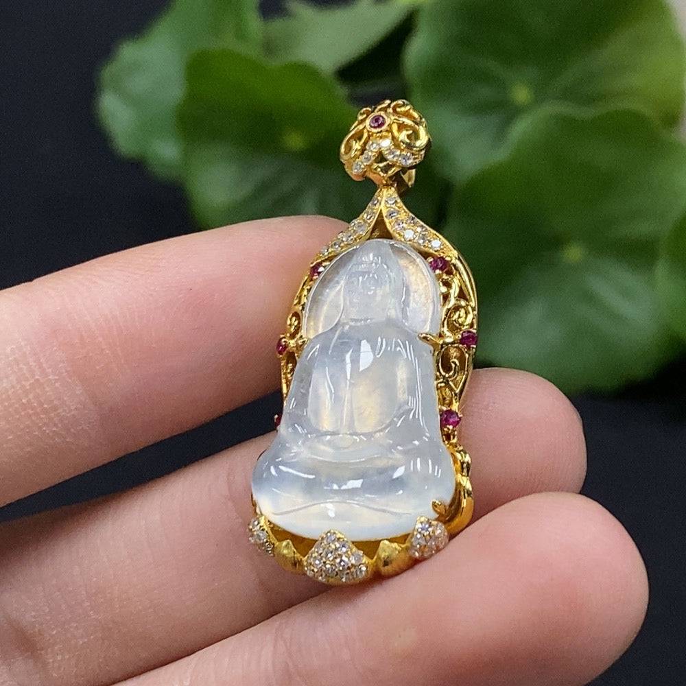 Jadeite Guanyin pendant with inlaid diamonds, 18K gold tested, set with colorless diamonds, weighs approximately 4.74g, from HUILIU HQ.