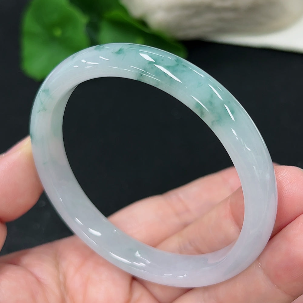 HKHQ jadeite round bracelet with 54.8 size and 32.2g weight, showcasing smooth, polished green jade beads.