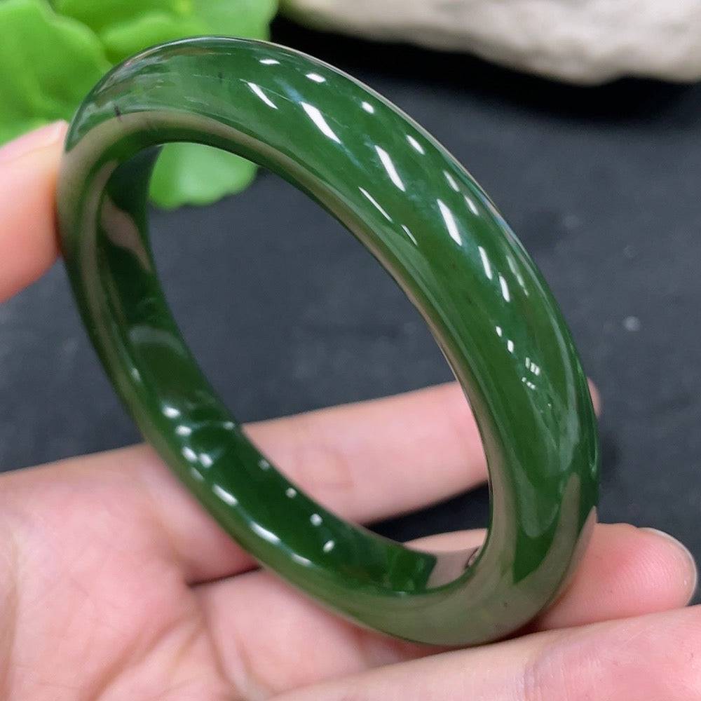 Hetian Jade Jasper round bracelet by HUILIU HQ with 54.7mm size and 46.8g weight, featuring smooth, polished jade beads.