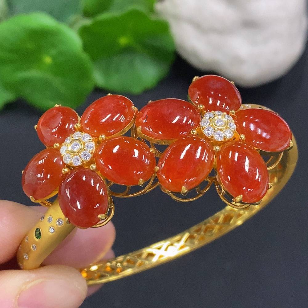 HUILIU HQ Jadeite cabochon bracelet with colorless diamond accents, featuring polished green jade stones on a delicate bracelet.