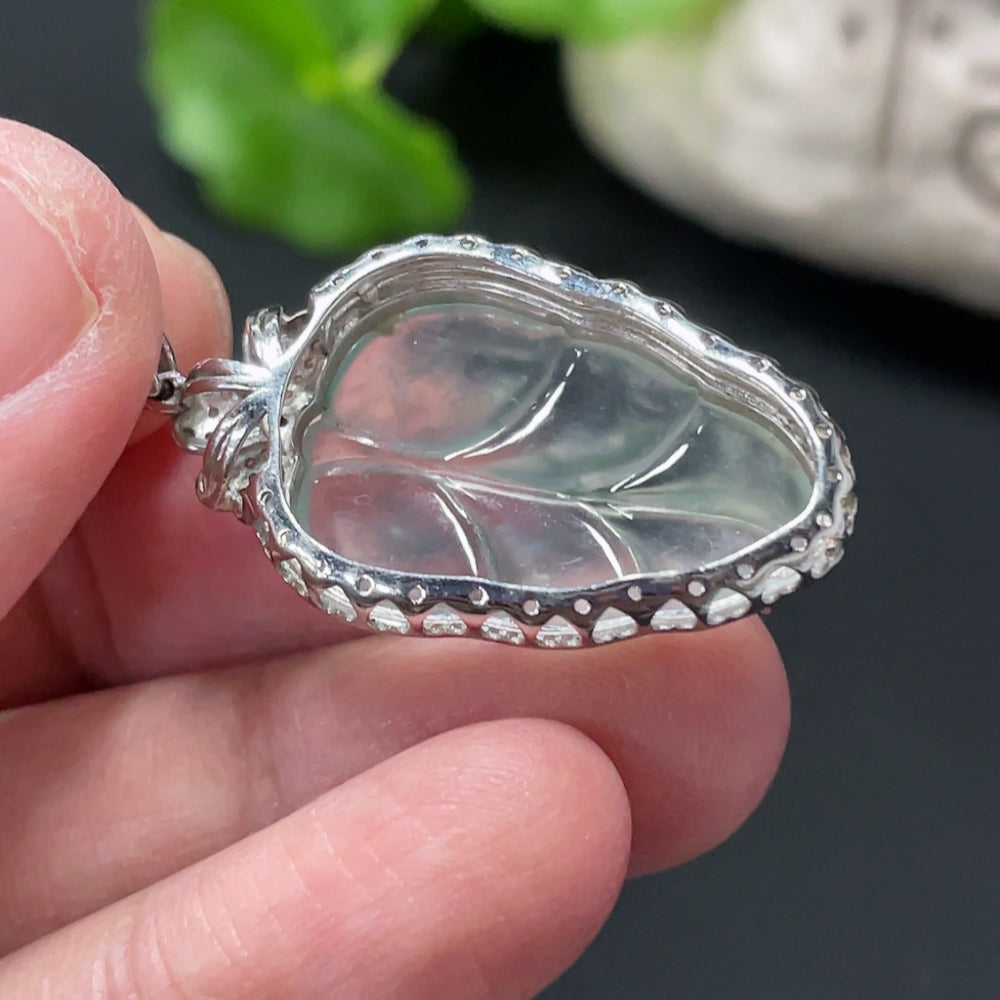 Jadeite Leaf Inlay Pendant 18K Gold Inlay Total Weight Approx. 3.8g with Diamond Accents (Colorless)