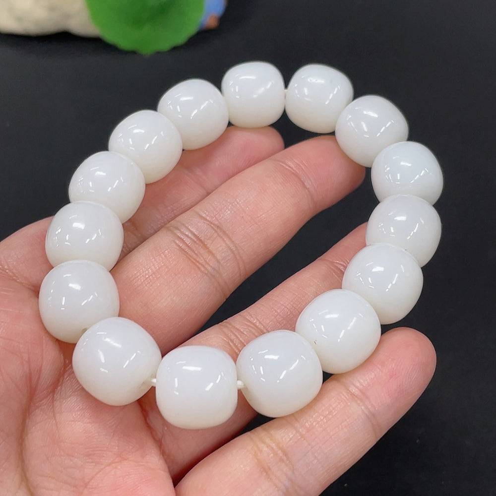 Hetian jade bracelet with 13.8mm beads, natural green color, crafted by HUILIU HQ, weighing approximately 70 grams.