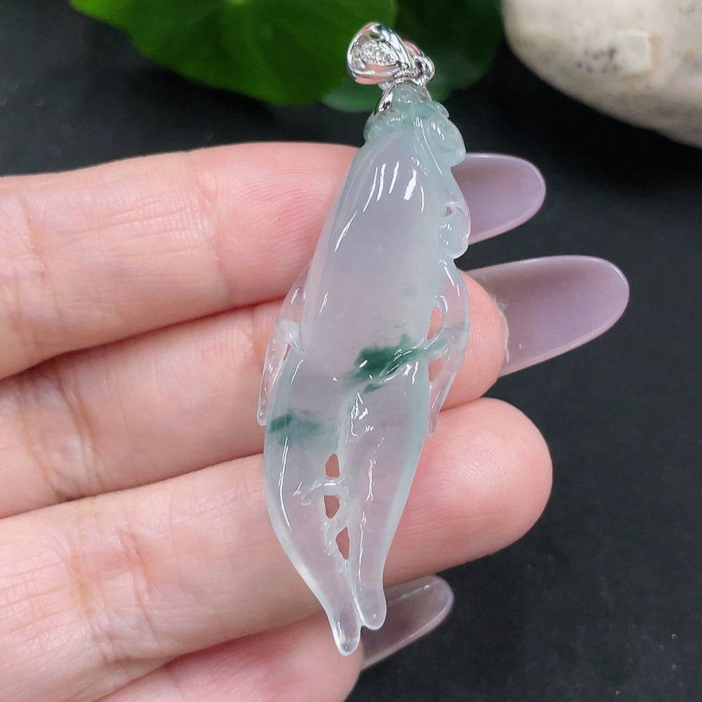 Jadeite auspicious life pendant with 18k gold inlay and diamond accents, weighing about 9g, from HUILIU HQ.