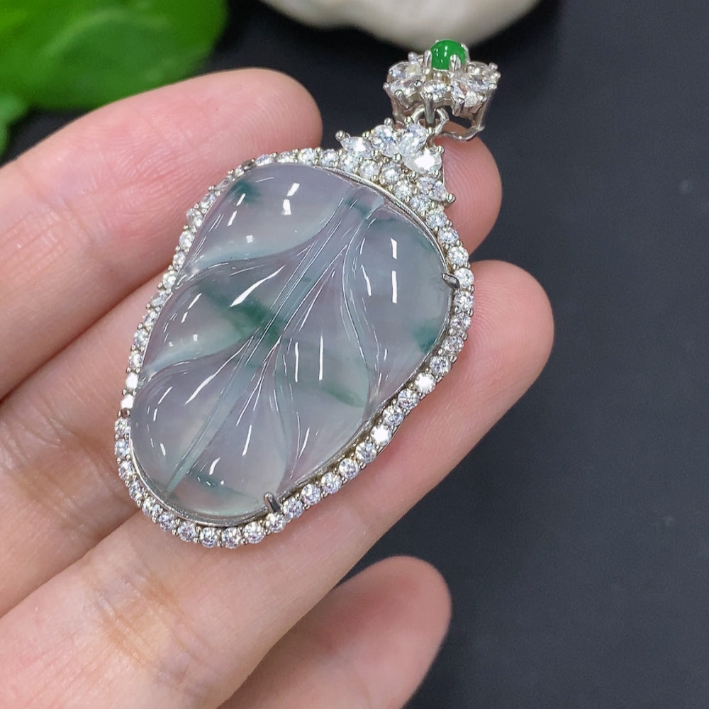 Jadeite leaf inlaid pendant Non-gold inlaid Total product weight about 8.5g (top bead non-A)