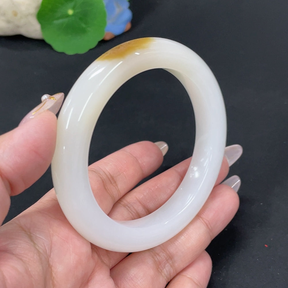 Hetian Jade Round Bracelet Size 57.9 Total Weight Approx. 63.9g Undetermined Skin Color Origin