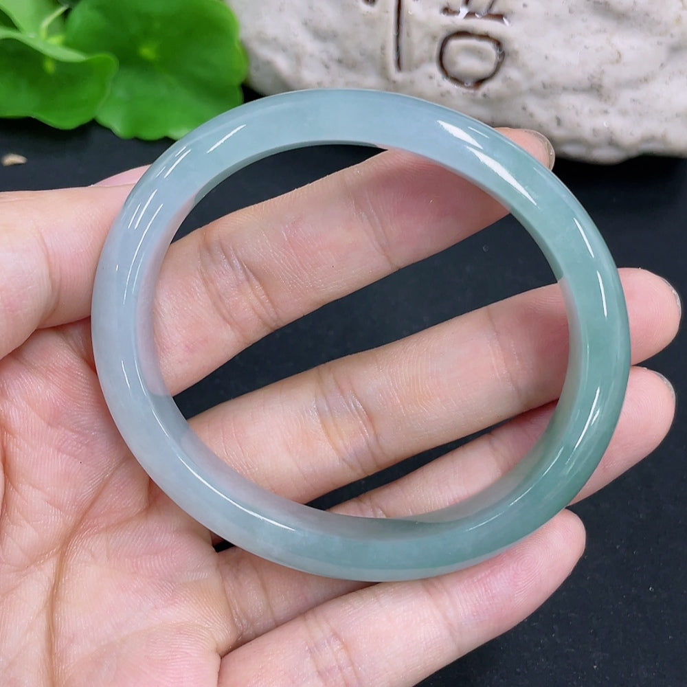 Jadeite Noble Consort bracelet by HKHQ featuring intricate design, total weight 41.1g, size 55.5/49 mm, detailed craftsmanship.