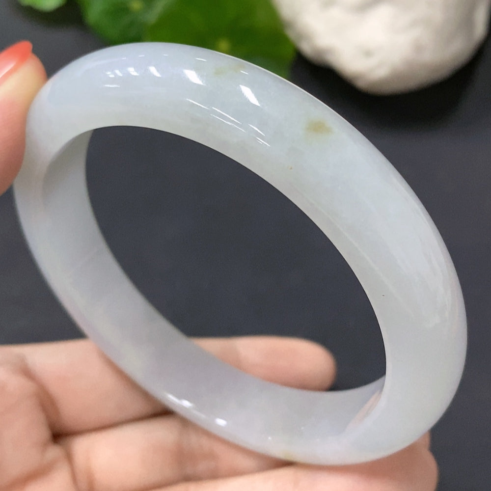 Jadeite Round Bangle, 57.9 Inner Diameter, Total Weight 56.471g