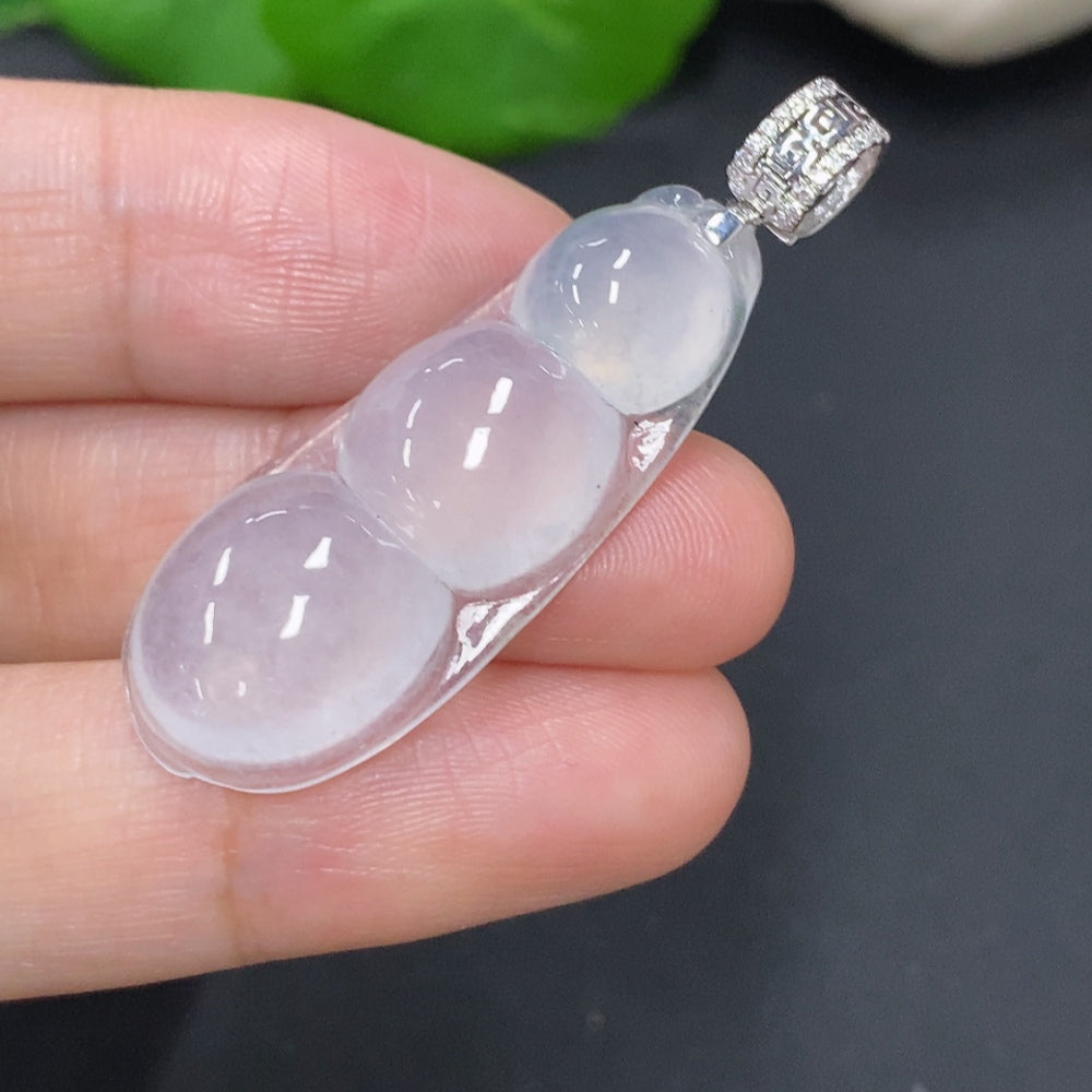 Jadeite lucky bean pendant with 18K gold clasp, smooth green jade, handcrafted jewelry from HKHQ, weighs approximately 5.6 grams