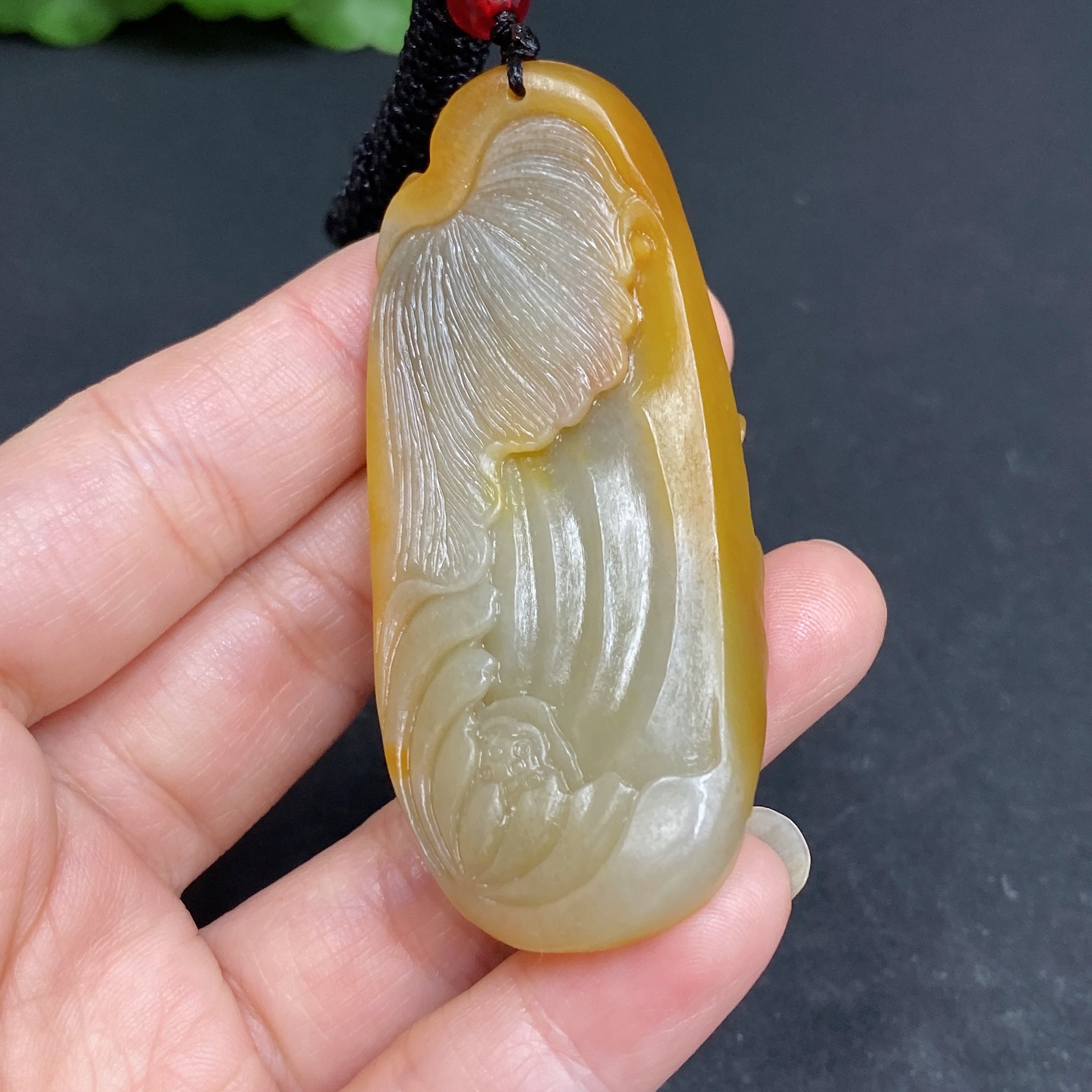 Hetian Jade Pendant Guanyin Total Weight (including rope) 32.2g Undetermined skin color cause