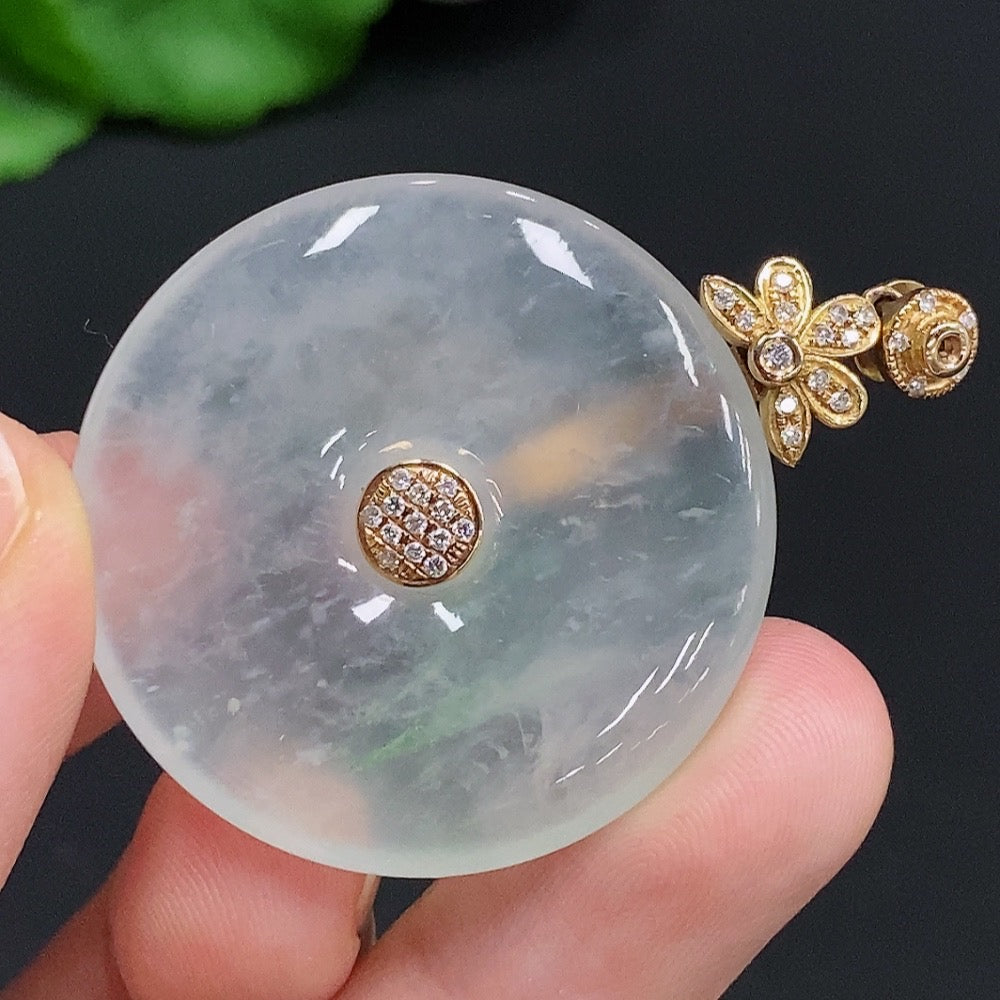 Jadeite Peace Button with 18K Gold Clasp, Total Weight Approx. 15g, Set with Diamonds
