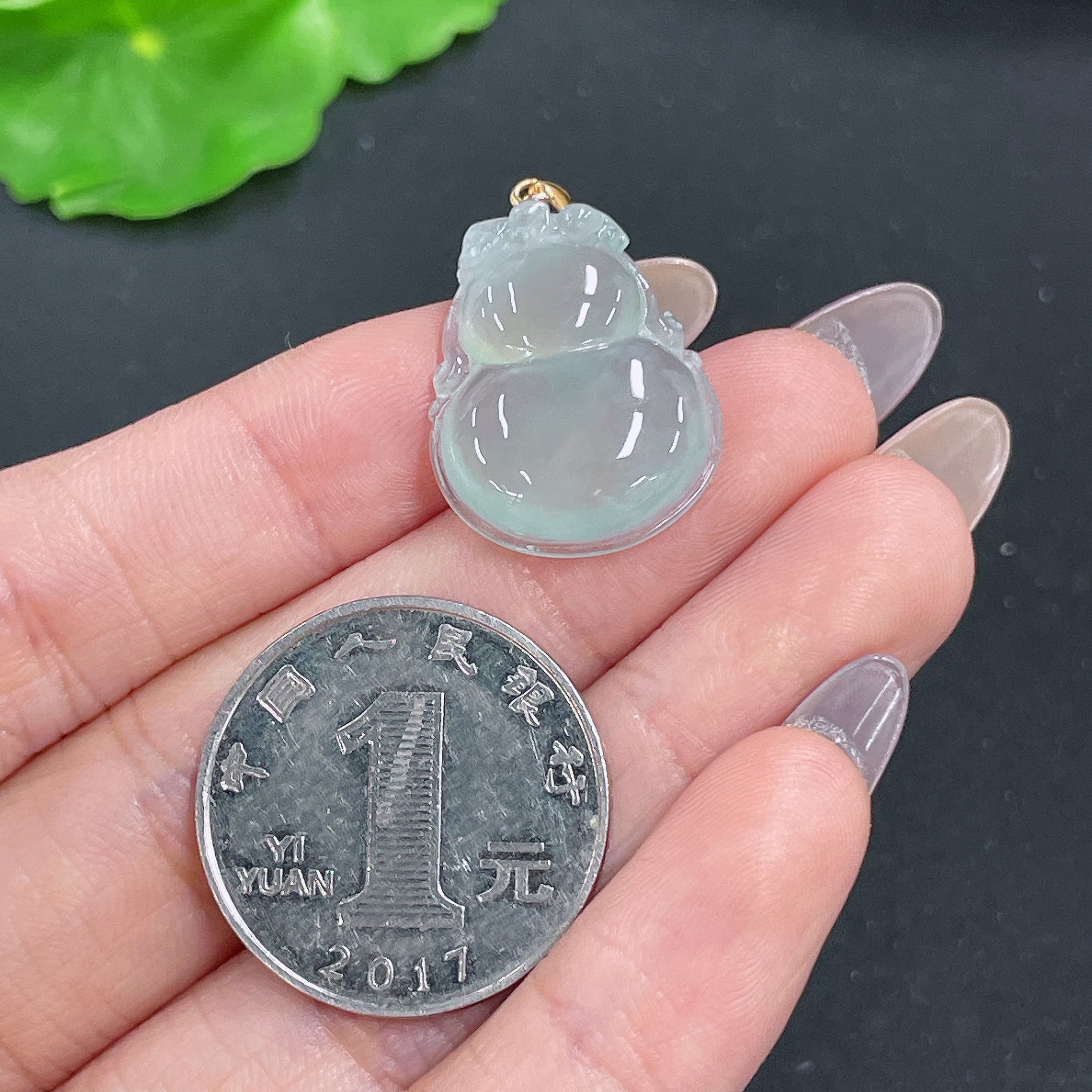 Jadeite Pendant Gourd with 18k Bail Total Weight Approx. 3.94g