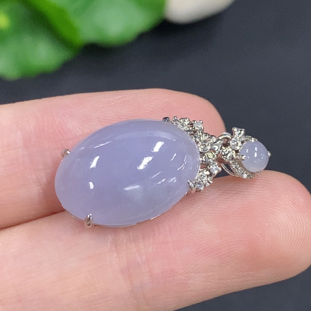 Jadeite cabochon pendant with 18K gold, non-diamond (too small to determine natural origin)