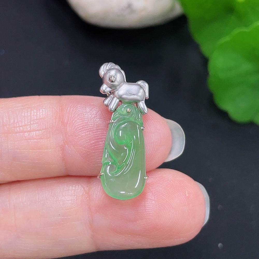 Colgante incrustado de Ruyi de jadeíta oro 18K peso total aprox. 2.44g